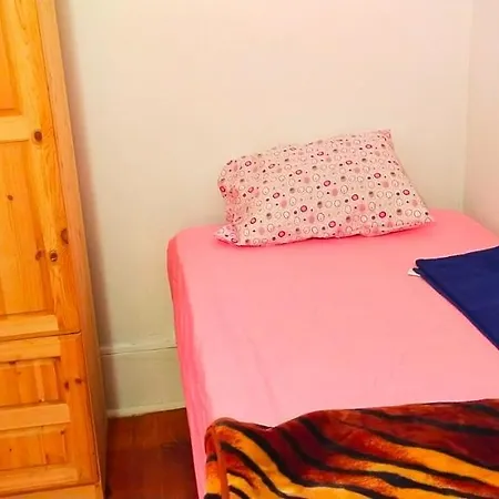 Lisbangla Hostel *